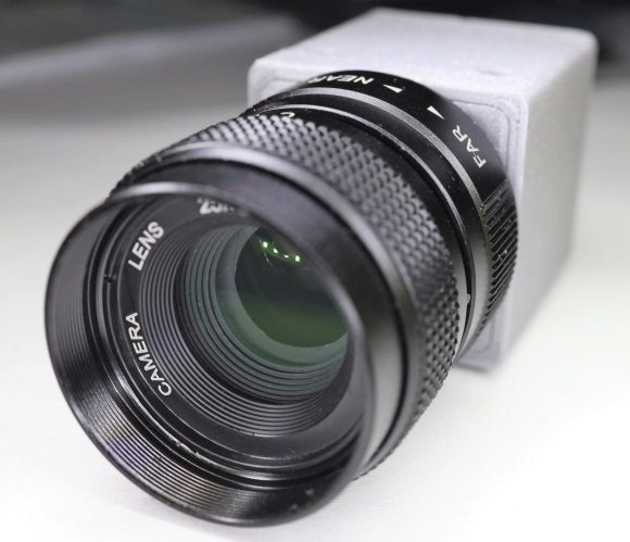 Inženýr vytvořil USB fotoaparát s výměnnými senzory i pomocí 3D tisku