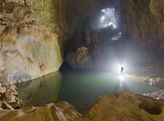 National Geographic prezentuje 360° snímky největší jeskyně na světě Son Doong