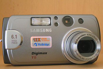 Digimax V6: šest mega ve známém těle