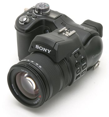 Sony Cybershot DSC-F828: 8 megapixelů poprvé