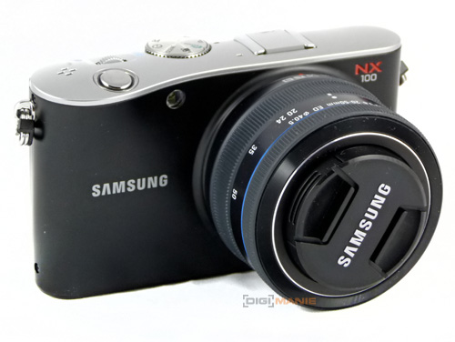 Samsung NX100: "zrcadlovka" do kapsy