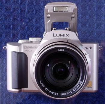 Panasonic Lumix DMC–FZ10: Vlajková loď s optikou Leica