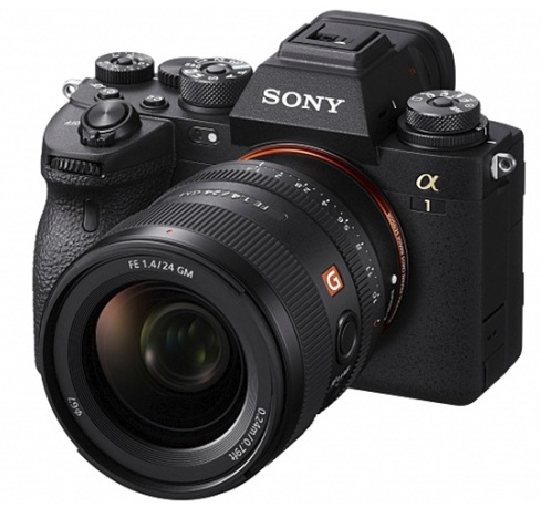 Fotoaparátům Sony se daří, stoupají prodeje a firma si věří na víc