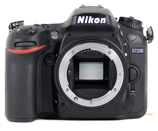 Nikon D7200: přesvědčivé zrcadlo