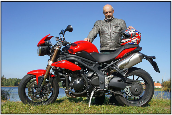 Foto okolo kol 05: Výstavní lidé a já v cizím autě