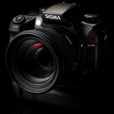 Sigma znovu představuje zrcadlovku DP15
