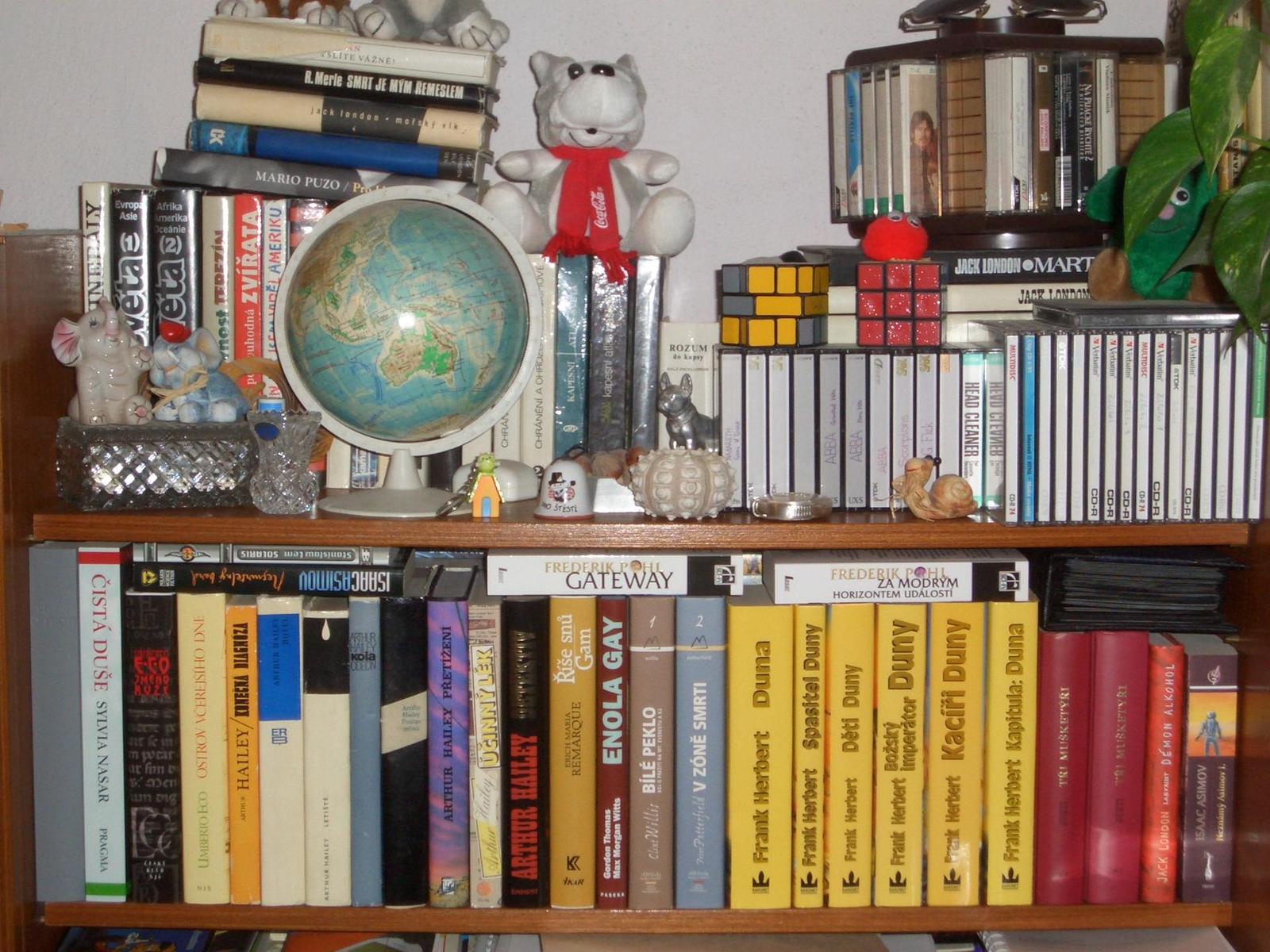 Exilim S100: miniatura do náprsní kapsy