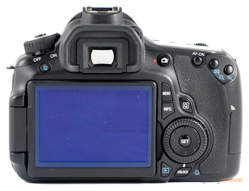 Canon EOS 60D: na pomezí dvou světů