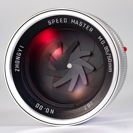 Mitakon Speedmaster 50mm f/0.95 pro Leicu M dostává novou optiku
