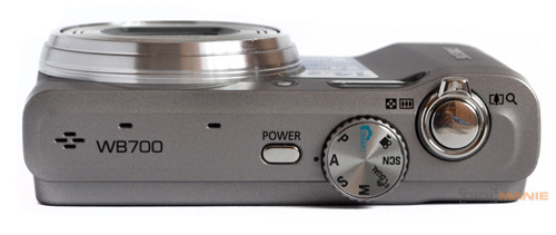 Samsung WB700: schopná šedá myška