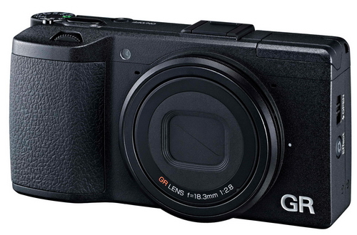 Pentax Ricoh uvádí APS-C kompakt GR
