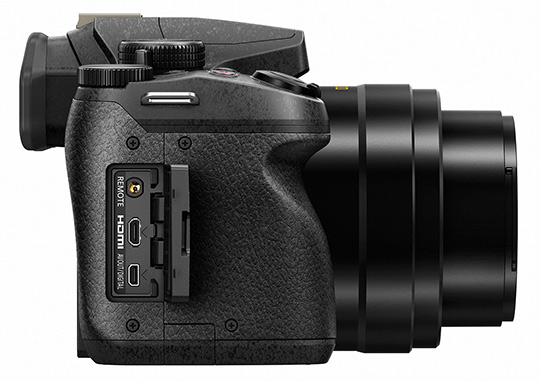 Vodě odolný ultrazoom Panasonic Lumix FZ300 s F2,8 objektivem