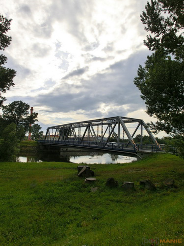 Casio EXILIM ZR100: kapesní formule