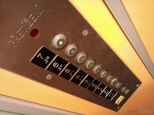 Sony Ericsson Xperia X10: fotící elegán