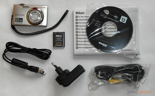 Nikon Coolpix S3000: kapesní trpaslík