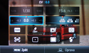 Samsung NX300: spousta kroků vpřed, jeden vzad