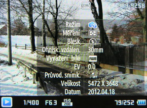 Samsung NX1000: sněhobílý bezdrát