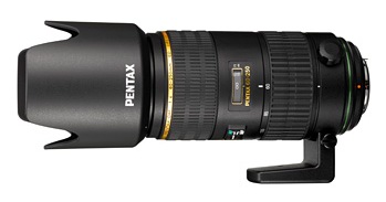 Pentax uvedl dva objektivy DA* a blesk pro makrofotografii