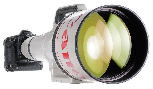 Vzácný objektiv Canon EF 1200mm f/5.6 se vydražil za 500 tisíc EUR