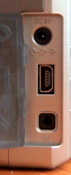 HP Photosmart 735: jednoduchý foťáček s bohatým příslušenstvím!