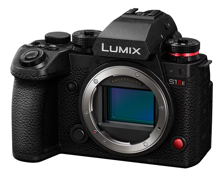 Panasonic Lumix S1 IIE dostal hybridní fázový AF a open-gate 6K video