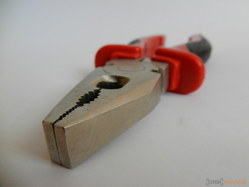 Nikon Coolpix S9100: rudý bojovník