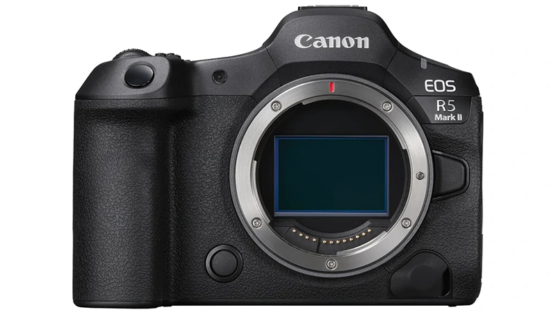 Canon EOS R5 Mark II dostává rychlejší 45MPx snímač i Eye Control AF
