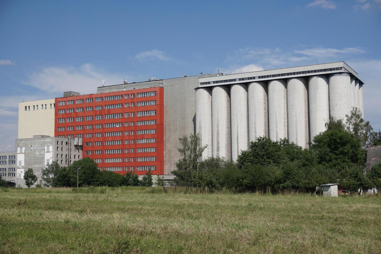 Sony Carl Zeiss Vario-Tessar T* 16-70mm F4 OSS (SEL1670Z)