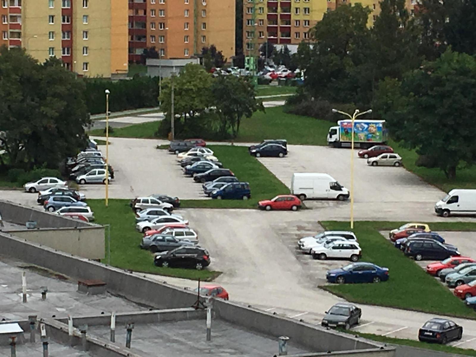 Apple iPhone SE: kompaktní silák