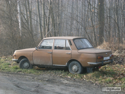 FinePix F480: levný kompakt se širokoúhlým objektivem