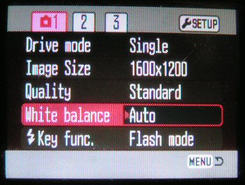 DiMAGE Z3: "stabilizovaný" čtyřmegapixel