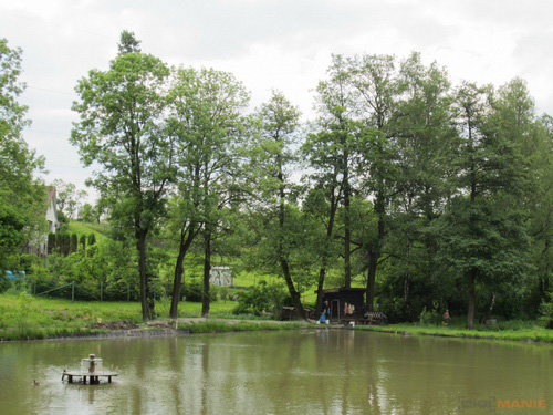 Canon IXUS 220 HS: multifunkční Karkulka