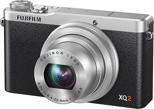Profi kompakt Fujifilm XQ2 s 2/3" senzorem