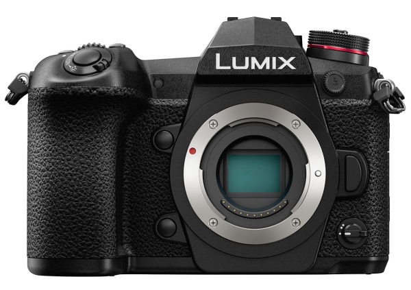 Panasonic Lumix G9 přináší 0,83× EVF i stavový displej