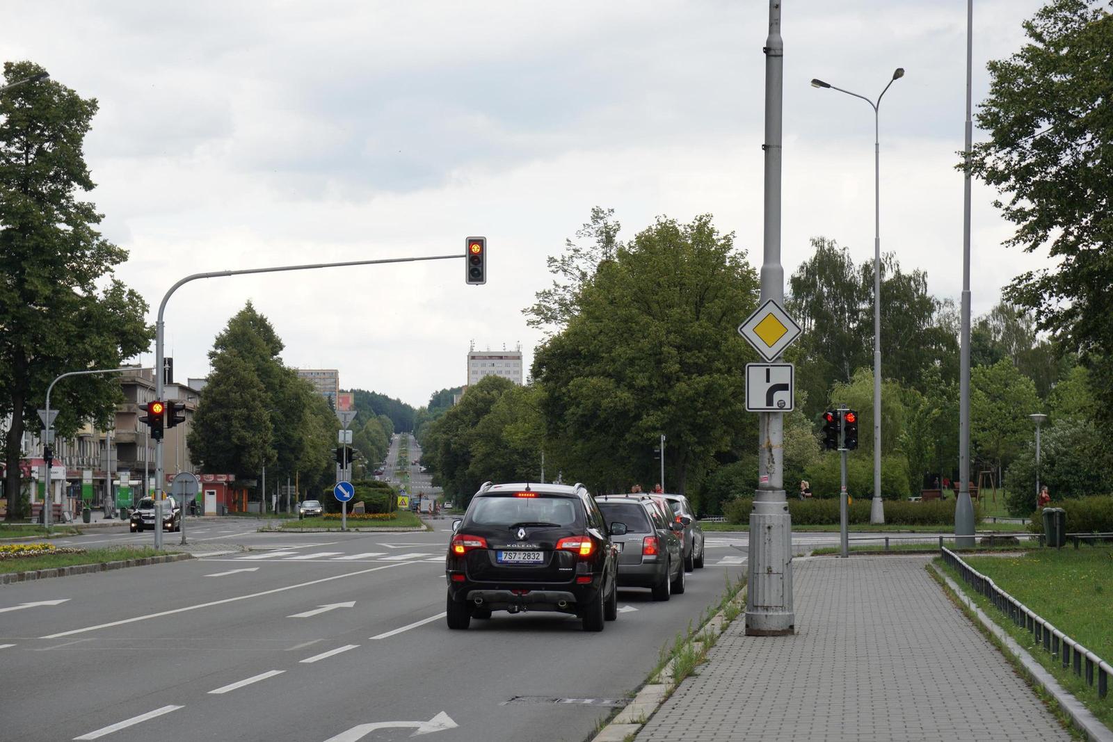 Sony Carl Zeiss Vario-Tessar T* 16-70mm F4 OSS (SEL1670Z)