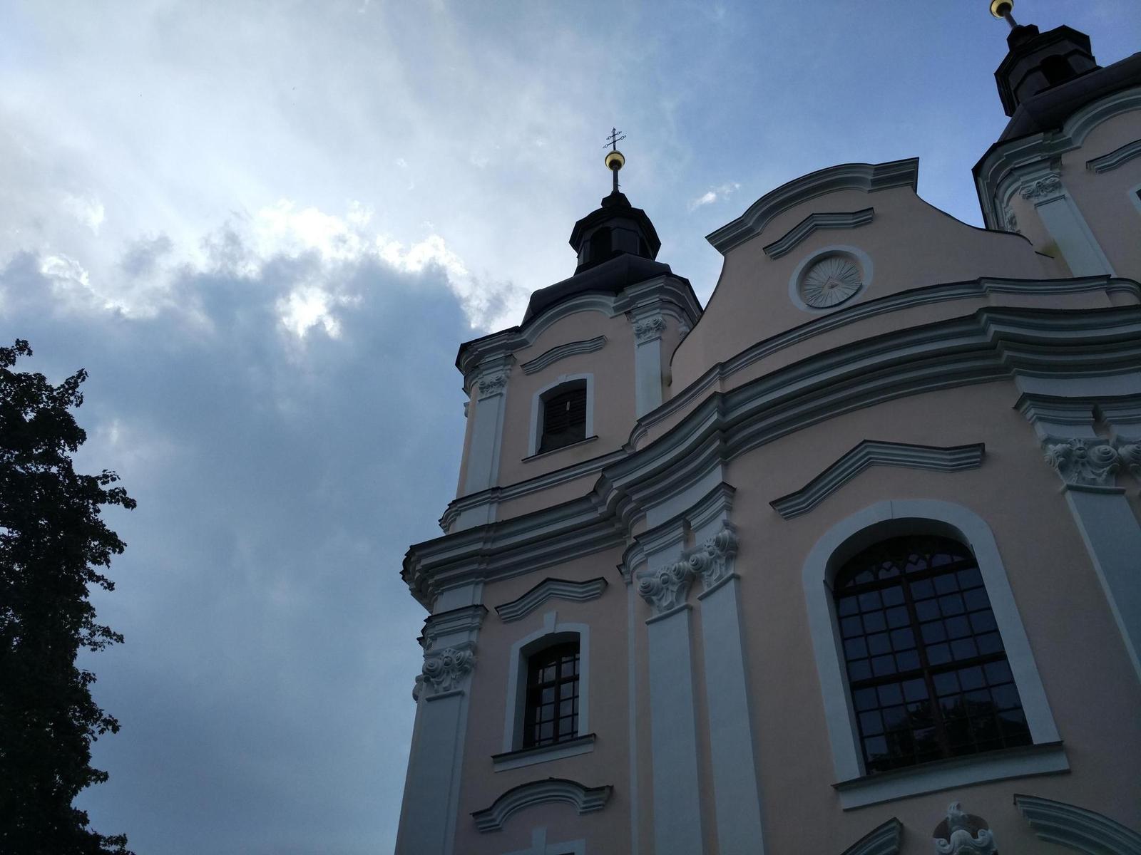 Kompakt nebo smartphone? Co za 4500 Kč fotí lépe?