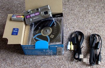 Minolta DiMAGE F300: Pět milionů v kapse!