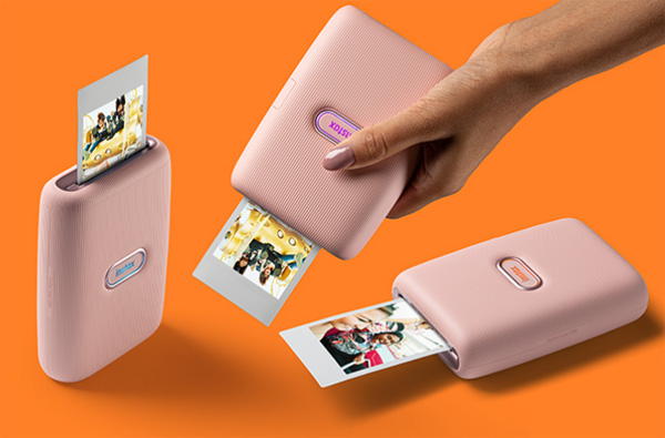 Fujifilm instax mini Link vytiskne fotky i z videa
