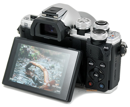 Olympus OM-D E-M10 Mark II: podařené retro