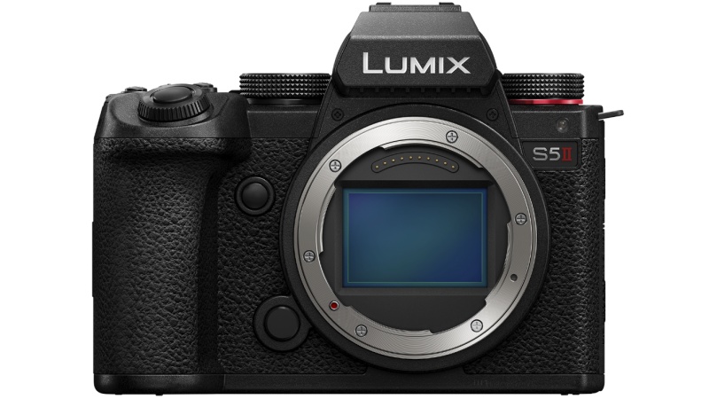 Panasonic Lumix S5 II dostane nový firmware, vyřeší 30fps hledáček při AFC