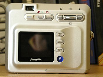 FujiFilm FinePix F410: čtvereček s čipem čtvrté generace