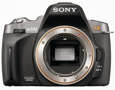 Sony uvedlo nové DSLR Alpha 230, 330, 380, objektivy a blesk