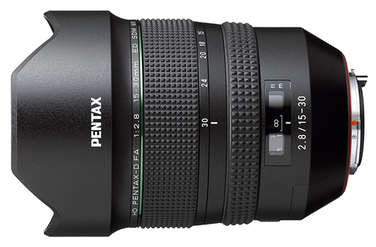 Světelný širokoúhlý objektiv Pentax-D FA 15-30mm F2.8 WR