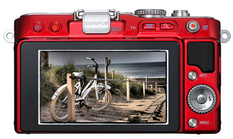 Olympus PEN E-PL3 s výklopným displejem