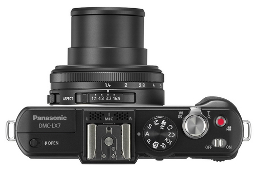 Panasonic Lumix LX7 se světelností F1,4!