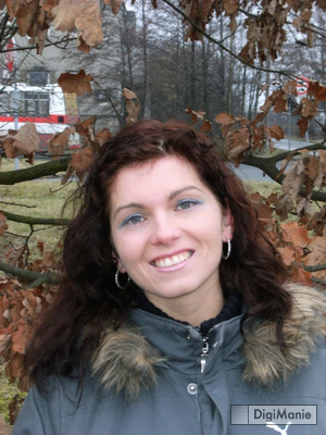 FinePix F480: levný kompakt se širokoúhlým objektivem