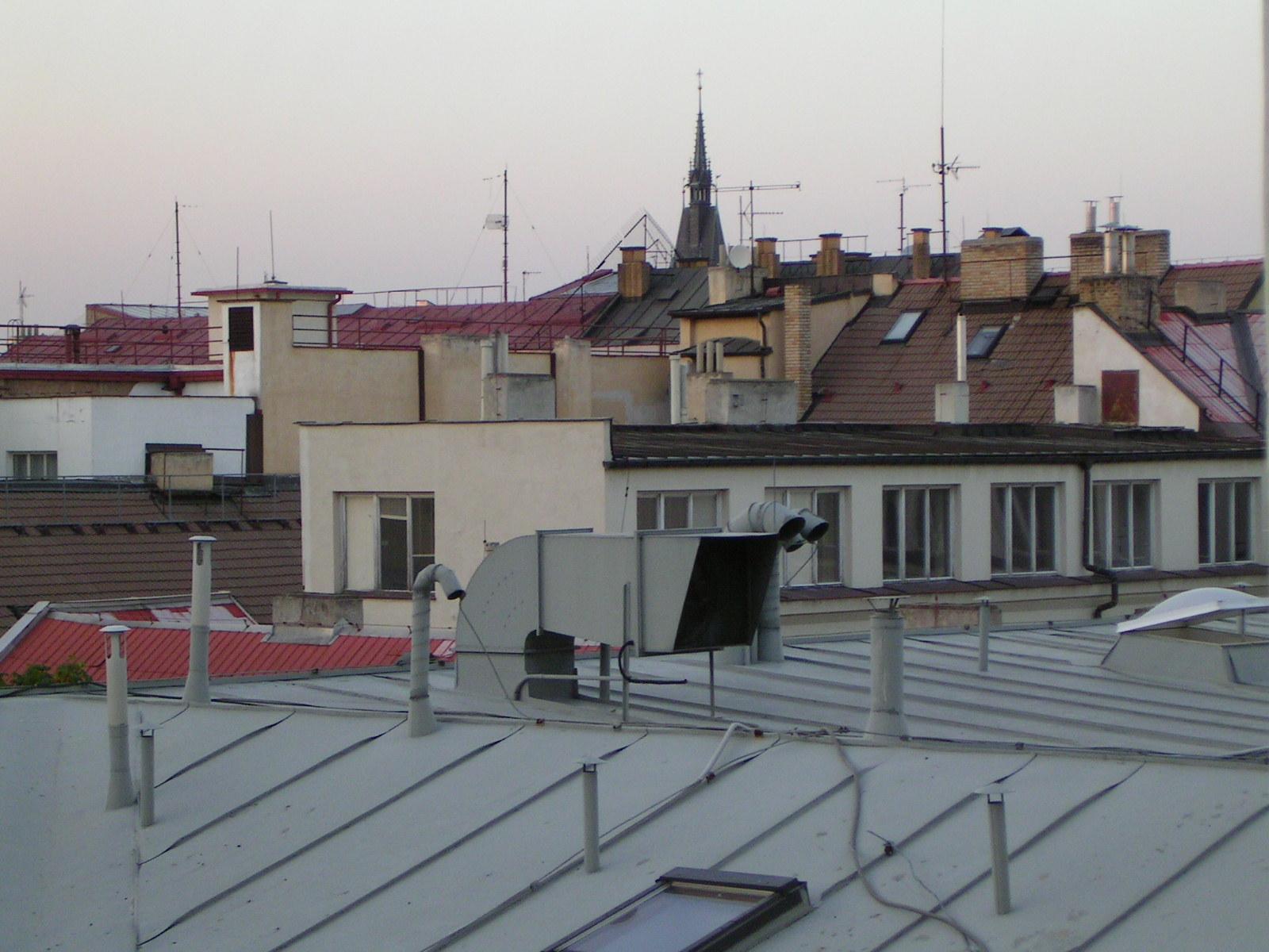 Minolta DiMAGE E323: svižný třímegapixel od Minolty