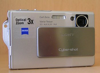 Sony T7: Placatý žravý rychlík