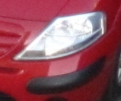 Canon IXUS 200 IS: poprvé dotykově