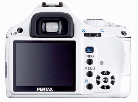 Pentax uvede limitovanou edici bílé zrcadlovky K-m